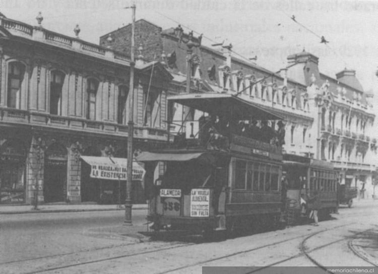 Tranvía eléctrico frente a la calle San Ignacio, 1921