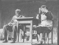 Ana González y Arnaldo Berríos. Montaje de Testimonio de la muerte de Sabina, 1979