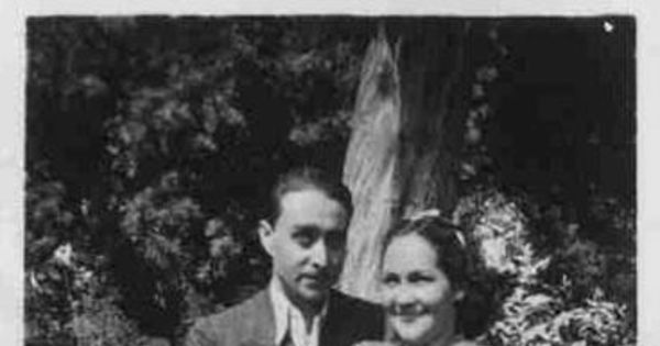 Óscar Castro junto a su esposa Isolda Pradel, hacia 1942