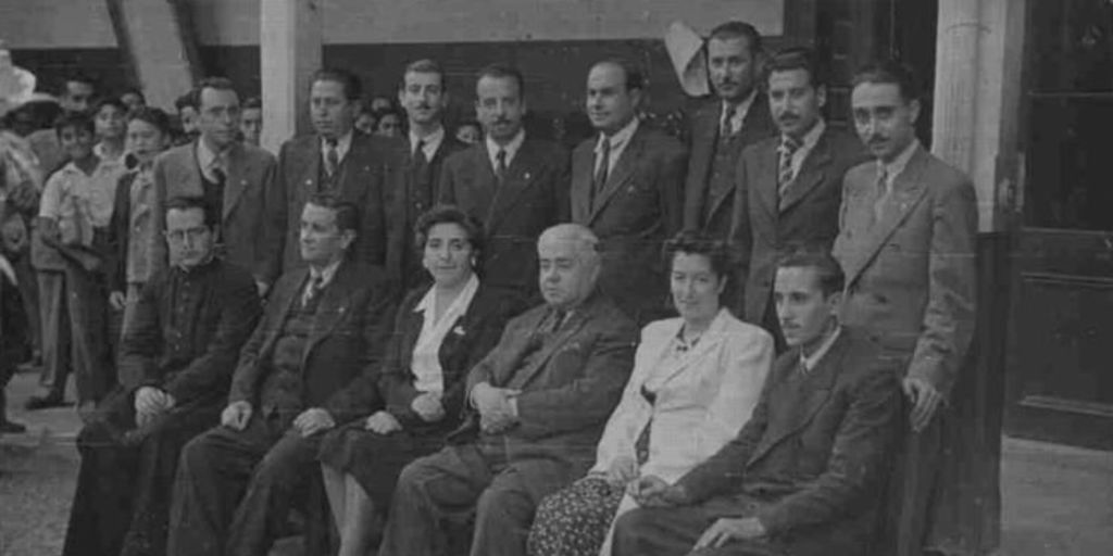 Óscar Castro en el Liceo de Rancagua en 1940, de pie, último de la derecha