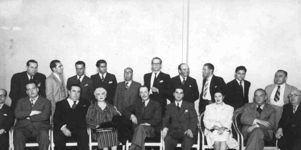 Algunos de los escritores que recibieron el Premio Atenea, junto a otros escritores de la época: Mafud Massis, Andrés Sabella, Antonio Romera, Winnett de Rokha, Mariano Latorre, Vicente Mengoal, Domingo Melfi y Luis Durand