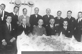 Diego Dublé Urrutia Joaquín Edwards Bello, Carlos Silva Vildósola, Julio Vicuña, Antonio Castro, Pablo Neruda, José González Vera, Armando Donoso, Pedro Prado, Eduardo Barrios, Juan Guzmán Cruchaga y Ángel Cruchaga Santa María, el 5 de diciembre de 1925