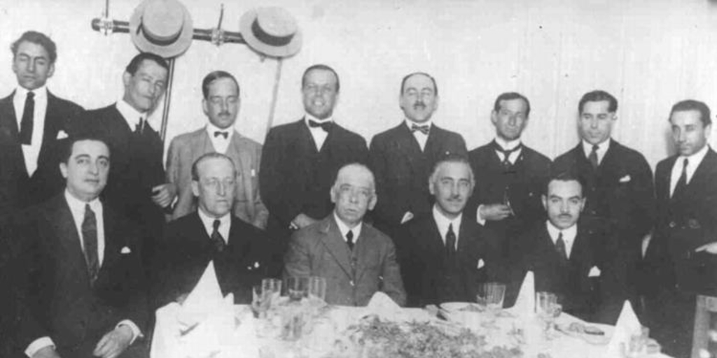 Diego Dublé Urrutia Joaquín Edwards Bello, Carlos Silva Vildósola, Julio Vicuña, Antonio Castro, Pablo Neruda, José González Vera, Armando Donoso, Pedro Prado, Eduardo Barrios, Juan Guzmán Cruchaga y Ángel Cruchaga Santa María, el 5 de diciembre de 1925