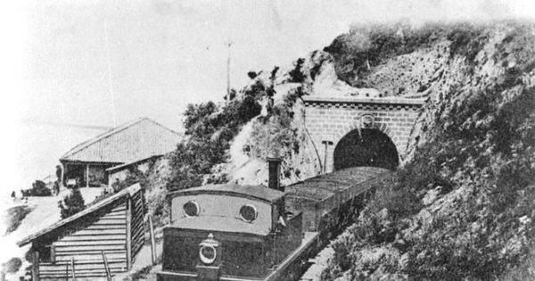 Cerro Chepe y túnel del ferrocarril a Curanilahue, hacia 1900