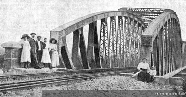 Puente sobre río Tinguiririca en San José del Carmen del Huique, hacia 1900