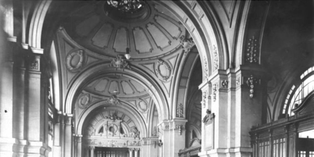 Interior de la estación Mapocho, inaugurada en 1912