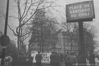 Place de Santiago du Chili : manifestación de exiliados chilenos