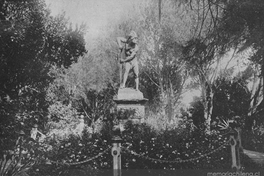 Parque de Lota con estatua de Caupolicán