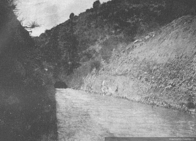 Salida del túnel del canal Mallarauco, 1922