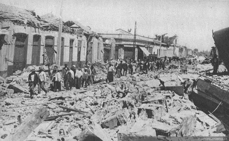 Calle de Chillán tras el terremoto de 1939