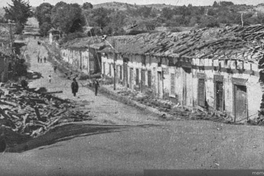 Calle principal del pueblo de Florida, 8° región, reducida a escombros