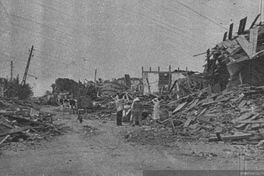 Casas en ruinas en Chillán, 1939