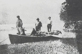 Caza de huemules en la región del río Baker, Aysén, hacia 1920