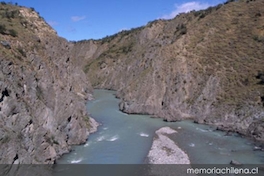 Río Chacabuco, afluente del río Baker, Aysén, 2001