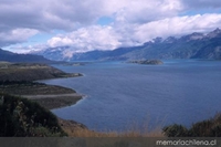 Lago General Carrera en Chile Chico, 2001