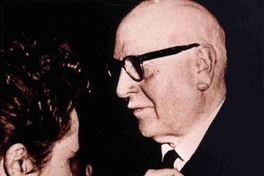 Fernando Santiván es declarado Hijo Ilustre de Valdivia, 1952