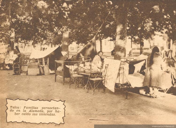 Terremoto de Talca el 1 de diciembre de 1928 : familias pernoctando en la Alameda, por haber caído sus viviendas