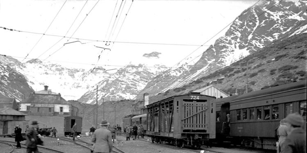 Estación del Ferrocarril en la Cordillera de los Andes