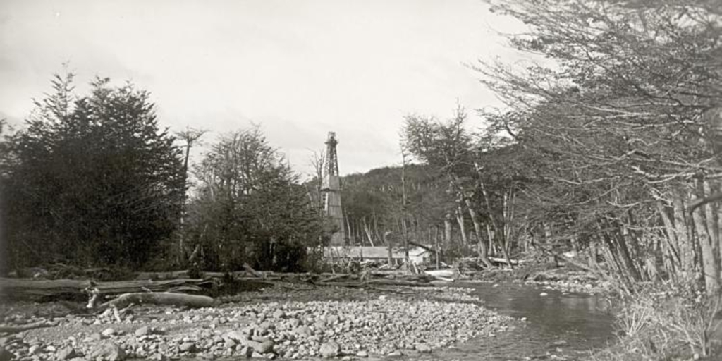 Sondajes petrolíferos del Estado de Chile, en arroyo Tres Puentes, Magallanes