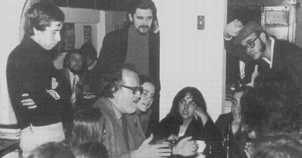 Encuentro de José Donoso con los estudiantes, organizado por la ACU