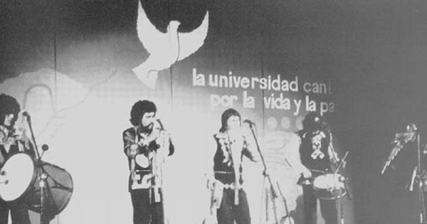 El grupo Illapu, en la final del III Festival del Cantar Universitario, 1979
