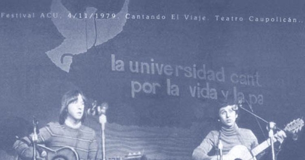 El dúo Schwenke y Nilo en el Caupolicán, durante un festival de la ACU en los años '70