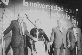 El actor Roberto Parada, durante el III Festival de Teatro de la ACU, 1980