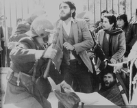 Estudiantes universitarios son reprimidos durante una manifestación en los años '80