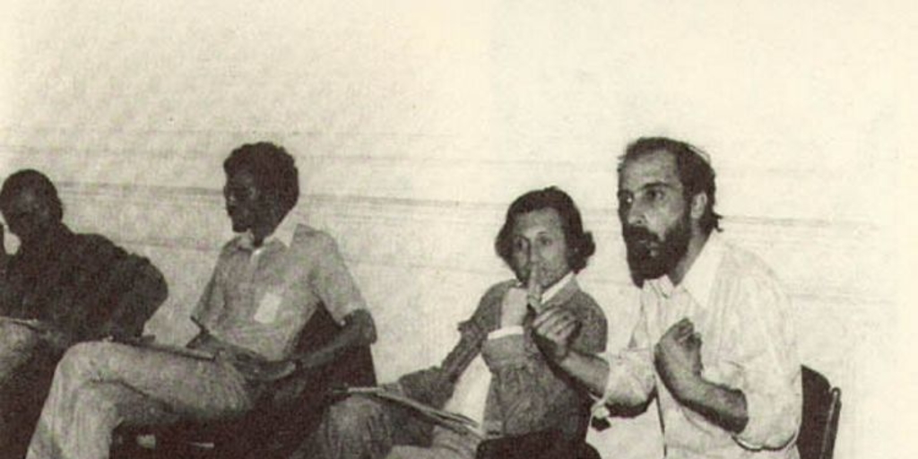 De izquierda a derecha: Alberto Pérez, Fernando Balcells, Francisco Brugnoli y Raúl Zurita, en la Galería de Arte Centro Imagen, 1979