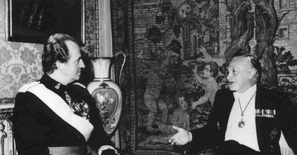 Enrique Campos Menéndez junto al rey Juan Carlos de España, 1986