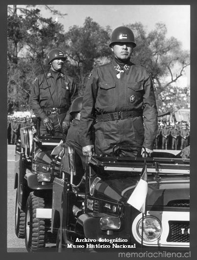 General Augusto Pinochet Ugarte en la Parada Militar : 19 de septiembre de 1971