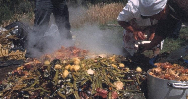 Curanto, fiesta costumbrista en Caulín, enero 2000
