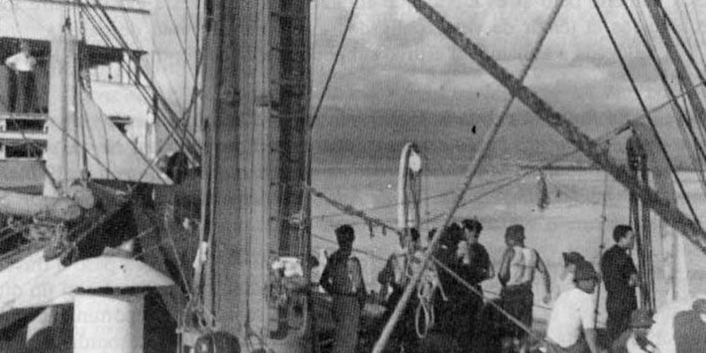 Largas horas en cubierta, bajo un calor agobiante y con la vista clavada en el horizonte, pensando, esperando, 1939