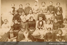 Grupo de alumnas, 1905