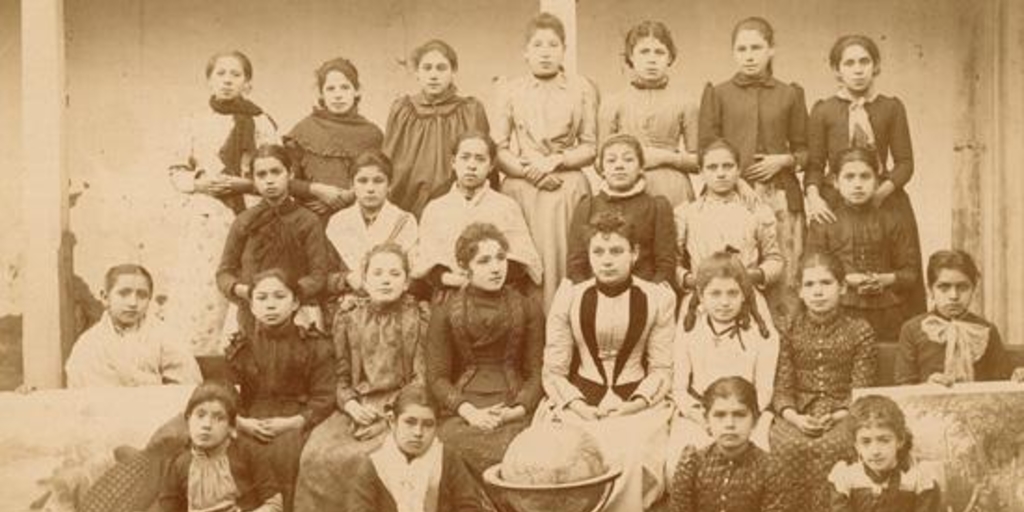 Grupo de alumnas, 1905