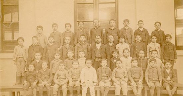 Alumnos de la Escuela Superior nº 4, Santiago, hacia 1900