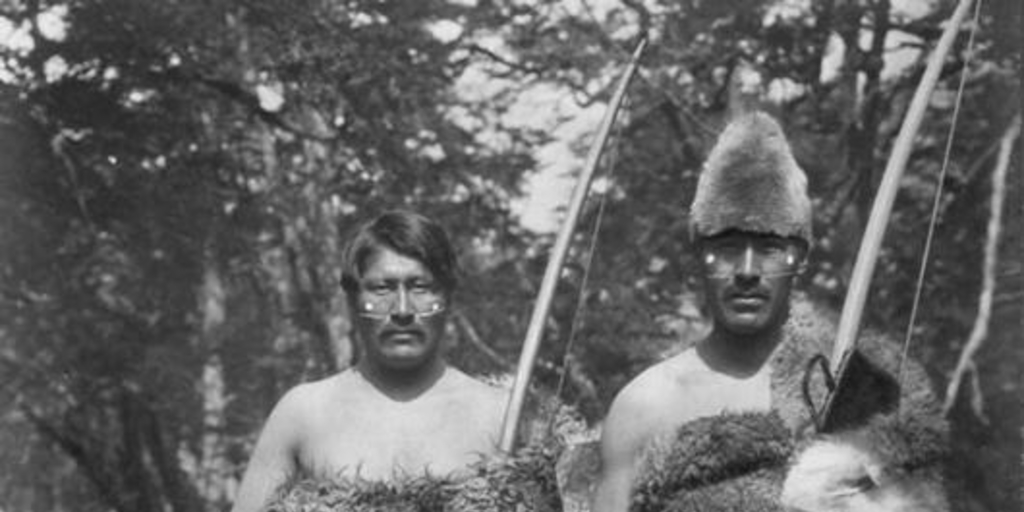 Grupo de selk'nam, hacia 1920