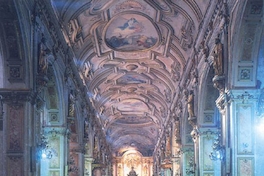 Interior de la nave central de la Catedral de Santiago, ca. 1995