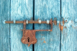 Detalle de la puerta de la iglesia de Cariquima, Primera Región, 2005