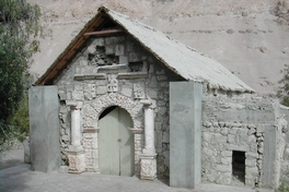 Iglesia de Huasquiña, Primera Región, 2002