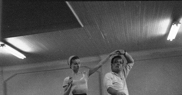 Octavio Cintotesi e Irena Milovan en ensayo, Ballet de Arte Moderno(BAM), 1959