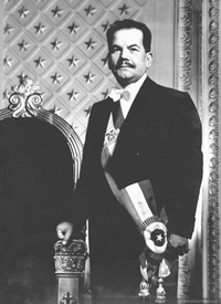 Pedro Aguirre Cerda con la banda presidencial, 1938-1941