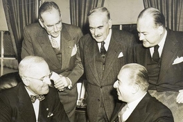 Gabriel González Videla en EE.UU. con el presidente Harry Truman, hacia 1950