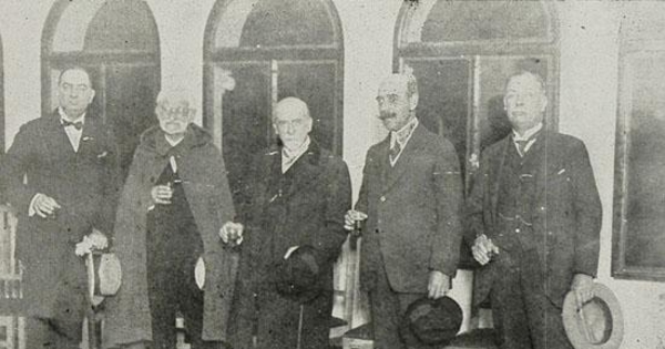 Altas personalidades financieras de Valparaíso : Agustín Edwards, Agustín Ross, Augusto Villanueva, Guillermo Purcell y Geo. C. Kenrick, 1925