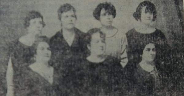 Mujeres dirigentes de Acción Femenina, órgano oficial del Partido Cívico Femenino, década de 1940