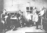 Visitadora social : auxiliar del médico en la inspección sanitaria escolar, 1928