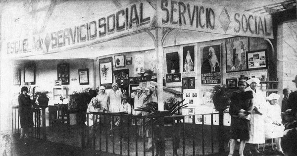 Escuela de Servicio Social en el cincuentenario del Decreto Amunátegui, 1927