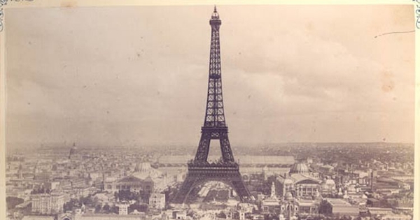 Vista general de París y la Torre Eiffel desde el Palacio Trocadero, 1889