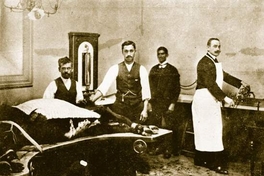 Cosecha de linfa vacunífera, hacia 1910