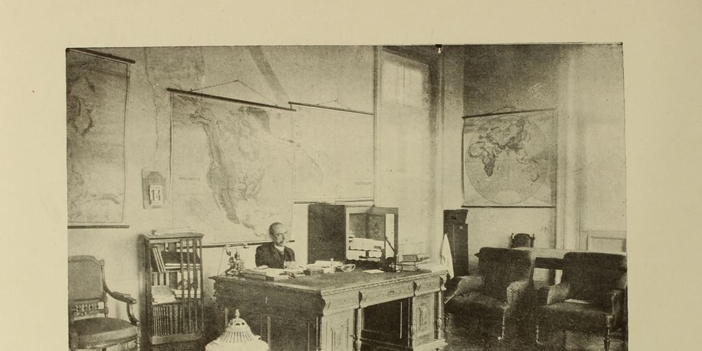 Sala de la Dirección del Instituto de Higiene, hacia 1910